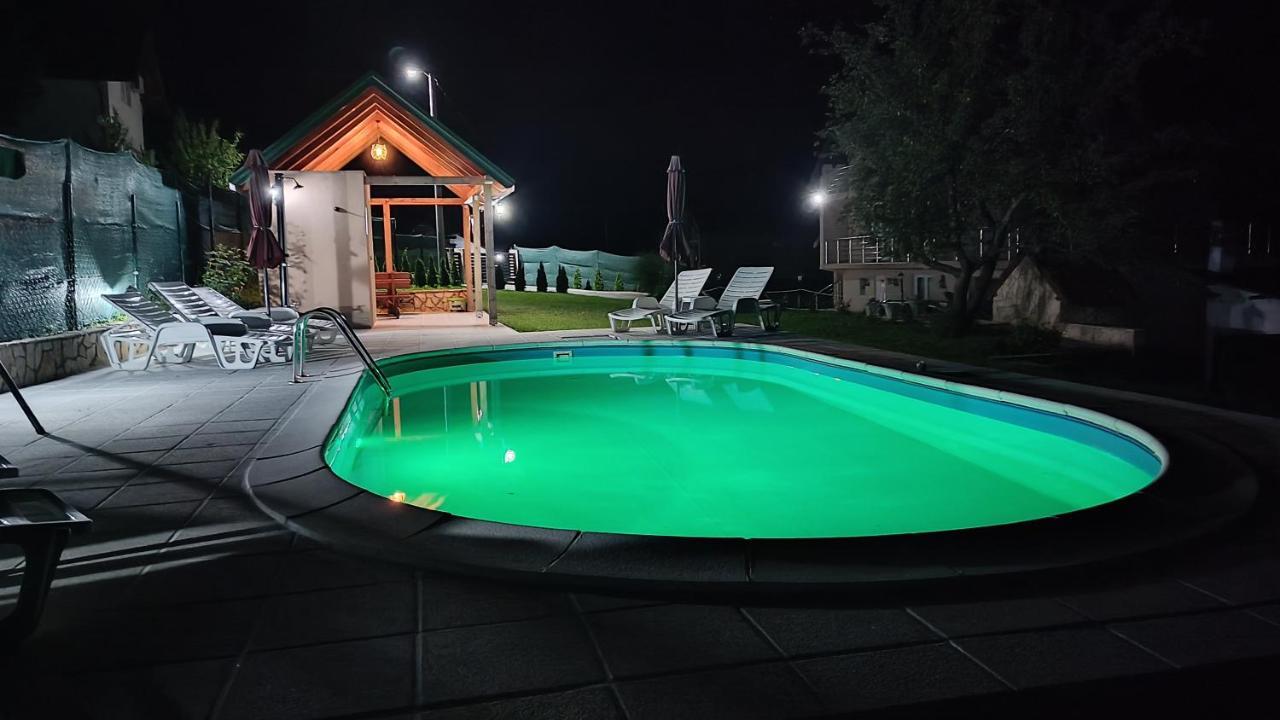 Villa Green Oasis With Pool 사라예보 외부 사진